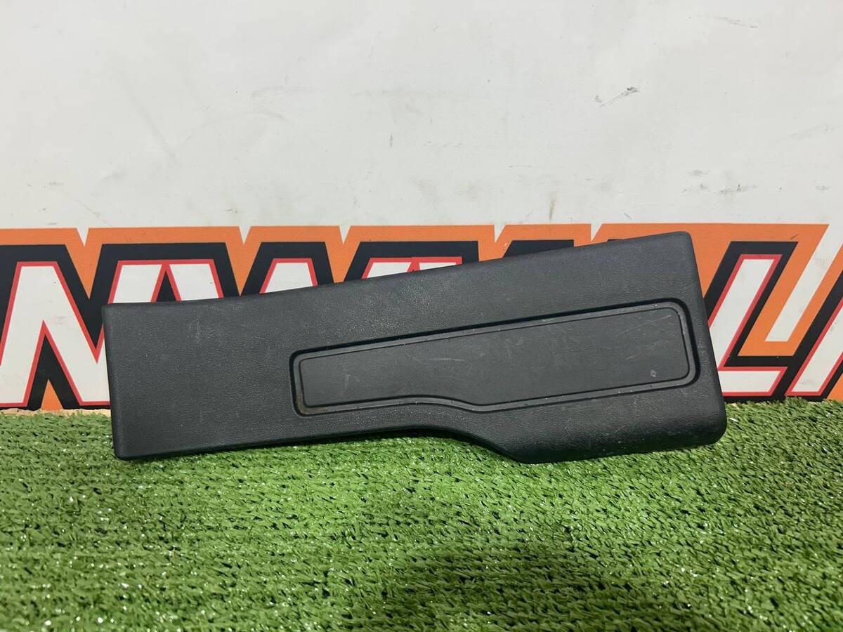 LR042989 Накладка порога ліва Range Rover Evoque L538 (2012-2018)